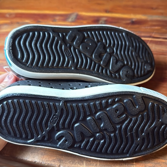 Native water shoes - Picture 4 of 4